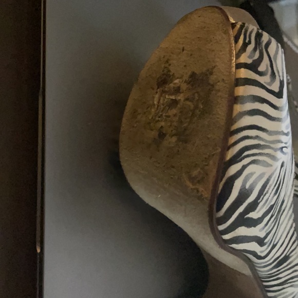 Zebra print pumps - Picture 3 of 5